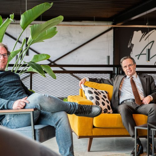 Burgemeester Bilder bezoekt Active Creations op Dag van de Ondernemer