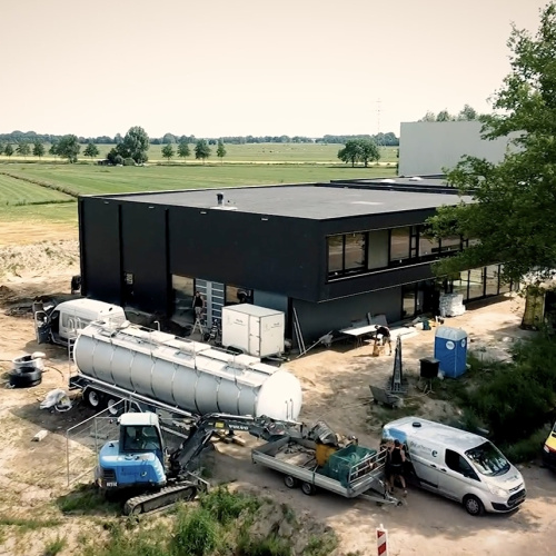 Bekijk hoe onze Merkmakerij tot stand kwam, met local support!